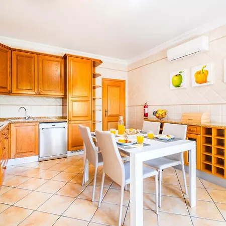 Florenca - Com Piscina Aquecivel E Bbq Em * Albufeira